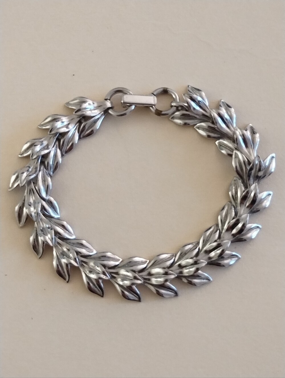 Vintage Crown Trifari Elegant Silver Tone Leaf Design Bracelet